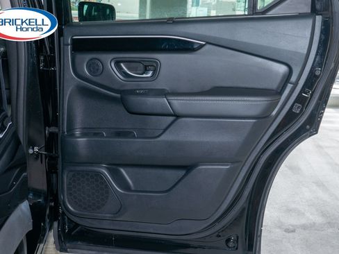 Certified 2023 Honda Pilot Touring image 13