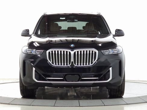 Used 2026 BMW X5 xDrive40i w/ Parking Assistance Package AWD/4WD image 2