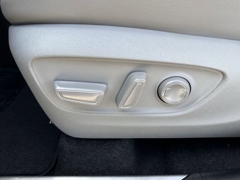 Used 2026 Toyota Highlander Platinum AWD/4WD image 14