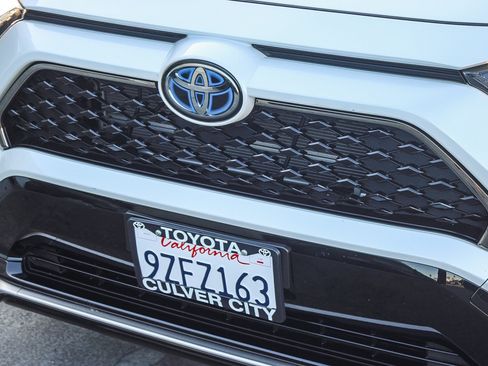 Used 2024 Toyota RAV4 XSE w/ Weather Package AWD/4WD image 6