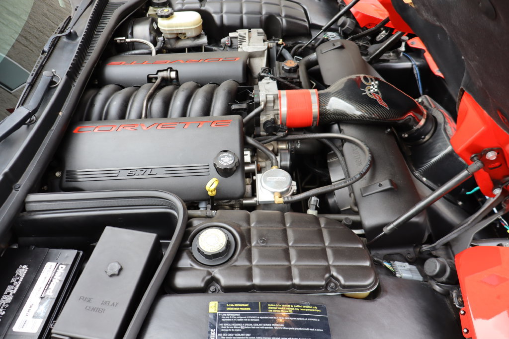 Used 2001 Chevrolet Corvette Coupe RWD image 30