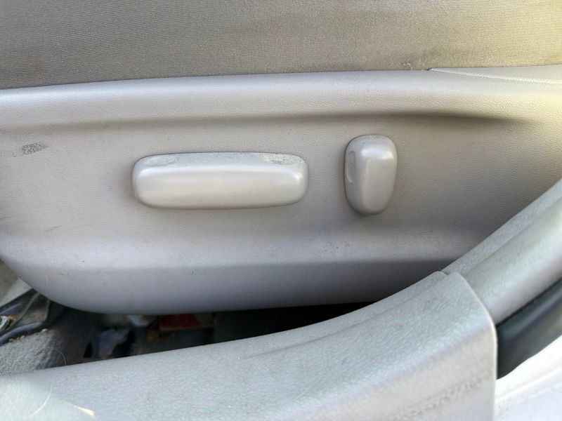 Used 2011 Toyota Camry LE FWD image 12