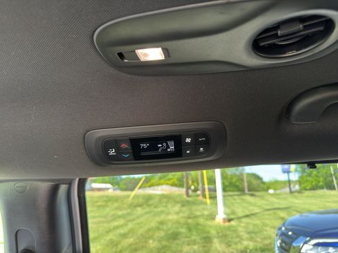 Used 2022 Chrysler Pacifica Touring-L w/ S Appearance Package FWD image 23