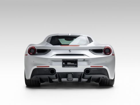 Certified 2018 Ferrari 488 GTB RWD image 5