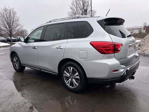 Used 2018 Nissan Pathfinder SV image 8
