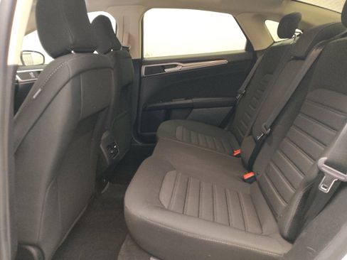 Used 2020 Ford Fusion SE image 18