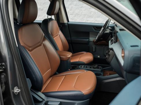 Used 2022 Ford Maverick Lariat w/ Equipment Group 500A Standard image 24