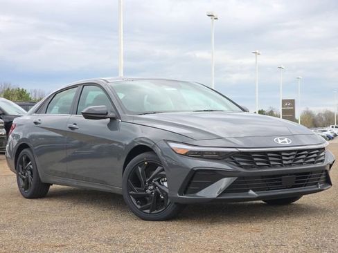 New 2026 Hyundai Elantra SEL Sport Premium FWD image 2