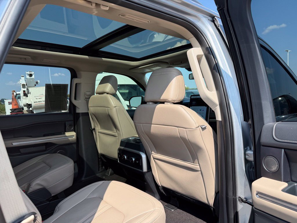 Used 2023 Ford Expedition Limited AWD/4WD image 24