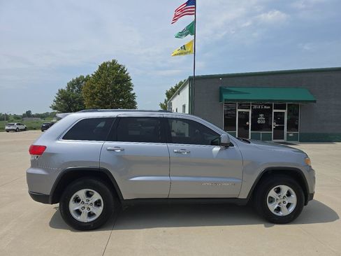 Used 2016 Jeep Grand Cherokee Laredo w/ Quick Order Package 23E AWD/4WD image 8