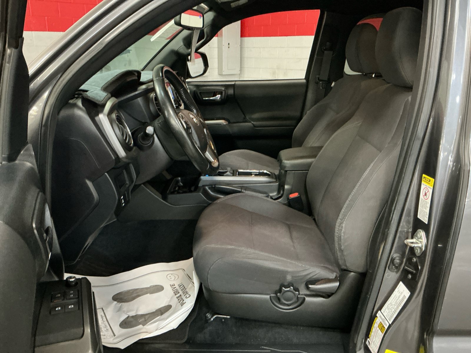 Used 2016 Toyota Tacoma TRD Sport w/ Towing Package RWD image 14
