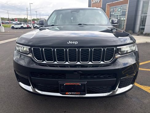 Used 2023 Jeep Grand Cherokee L Limited AWD/4WD image 2