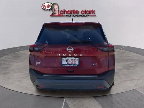 Used 2023 Nissan Rogue SV image 4