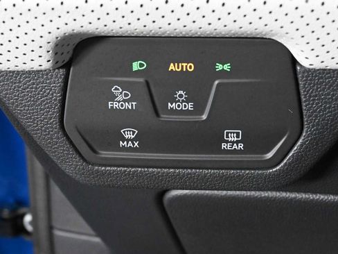 Certified 2024 Volkswagen Atlas Cross Sport SEL Premium R-Line AWD/4WD image 23
