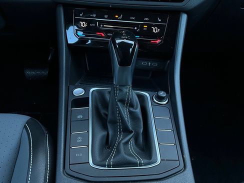 Used 2025 Volkswagen Jetta SE image 22