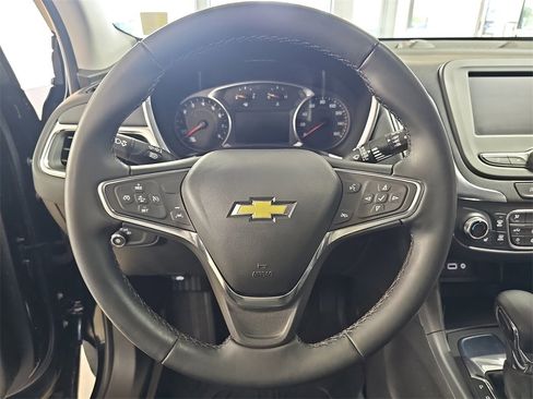 Used 2023 Chevrolet Equinox LT image 24