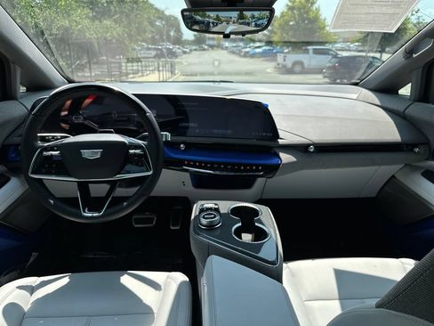 Certified 2025 Cadillac Optiq Sport 1 AWD/4WD image 30