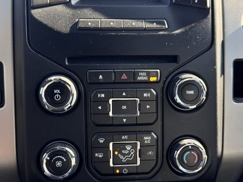 Used 2014 Ford F150 XLT w/ Equipment Group 302A Luxury image 10