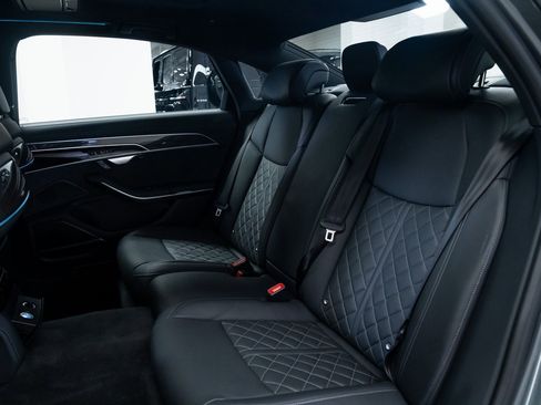 Used 2025 Audi S8 image 22