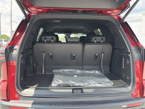 New 2026 Chevrolet Traverse LT w/ Midnight/Sport Edition FWD image 18