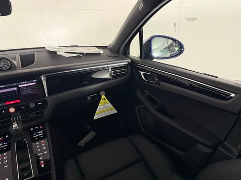 New 2026 Porsche Macan image 22