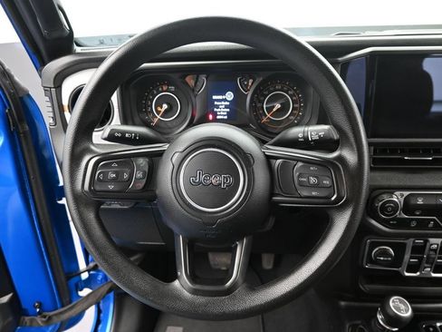Used 2025 Jeep Gladiator Sport AWD/4WD image 15