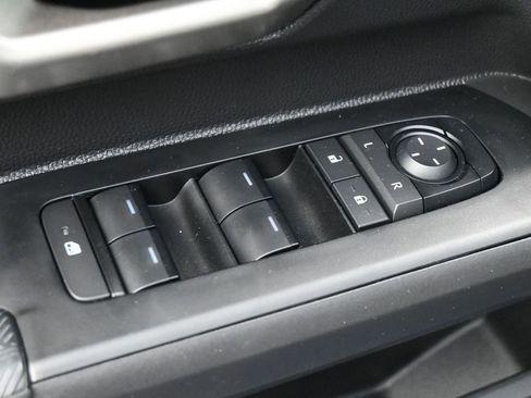 Used 2025 Toyota Tacoma TRD Sport AWD/4WD image 4