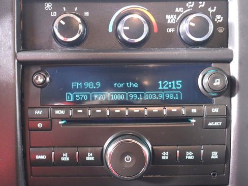 Used 2017 Chevrolet Express 2500 RWD image 20