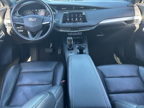 Used 2020 Cadillac XT4 Premium Luxury w/ Technology Package FWD image 24