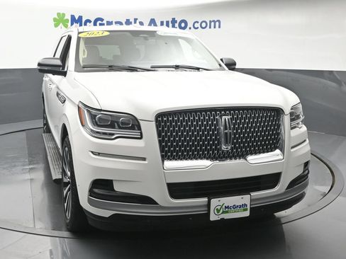 Used 2023 Lincoln Navigator Reserve AWD/4WD image 5