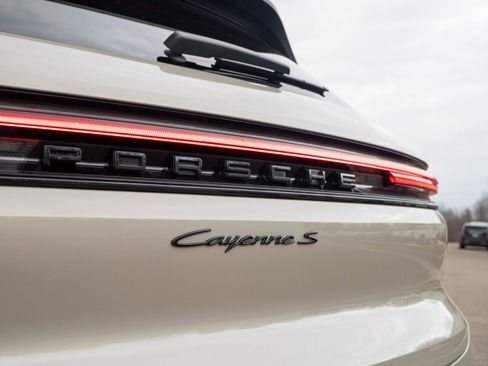 Certified 2024 Porsche Cayenne S image 12