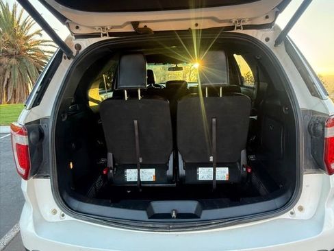 Used 2017 Ford Explorer XLT w/ Equipment Group 202A image 29