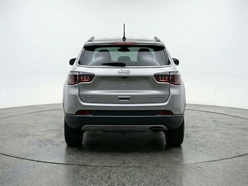 Used 2025 Jeep Compass Trailhawk image 7