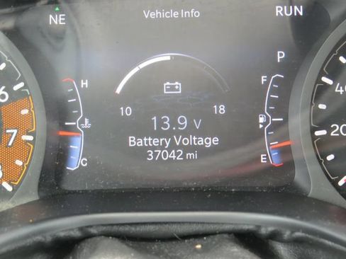 Used 2023 Jeep Compass Latitude AWD/4WD image 14