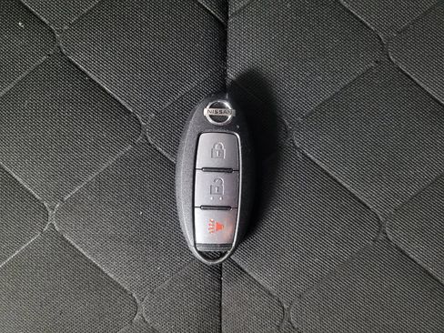 Used 2020 Nissan Kicks S image 32