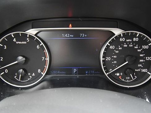 Used 2025 Nissan Altima 2.5 SV FWD image 17