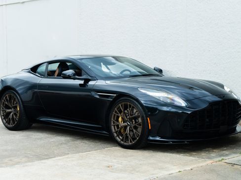 Used 2024 Aston Martin DB12 Coupe RWD image 2