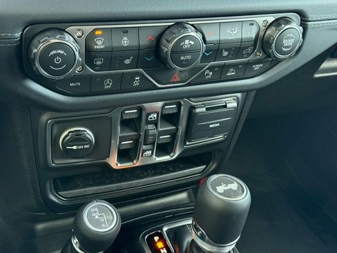 New 2026 Jeep Wrangler Unlimited Sahara AWD/4WD image 16