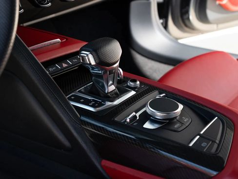 Used 2018 Audi R8 V10 RWD image 41