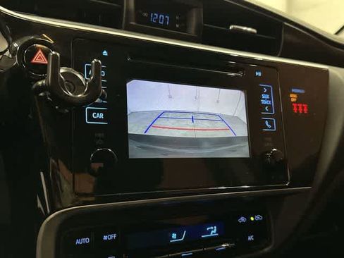Used 2018 Toyota Corolla LE FWD image 23