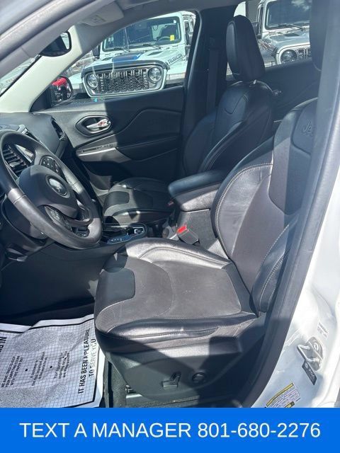 Used 2022 Jeep Cherokee Limited w/ Mopar Interior Package AWD/4WD image 13