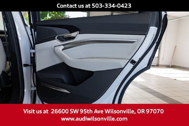 Used 2024 Audi Q8 e-tron Premium Plus w/ Premium Plus Package AWD/4WD image 30