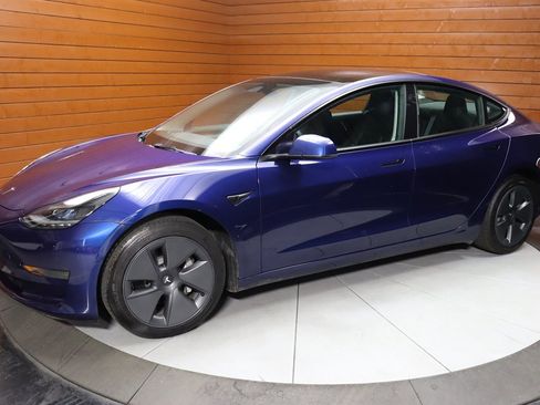 Used 2023 Tesla Model 3 Standard Range RWD image 7