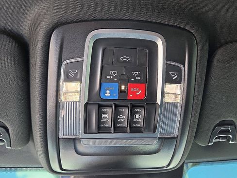 Used 2024 RAM 2500 Limited AWD/4WD image 25