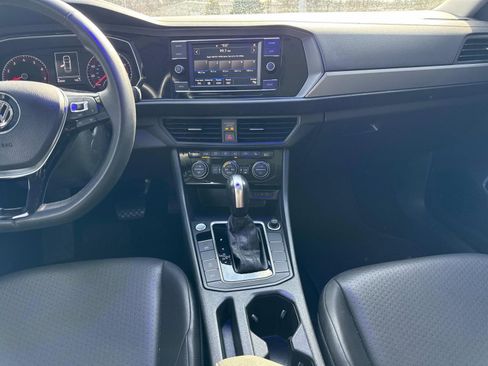 Used 2020 Volkswagen Jetta SE w/ SE Cold Weather Package FWD image 18