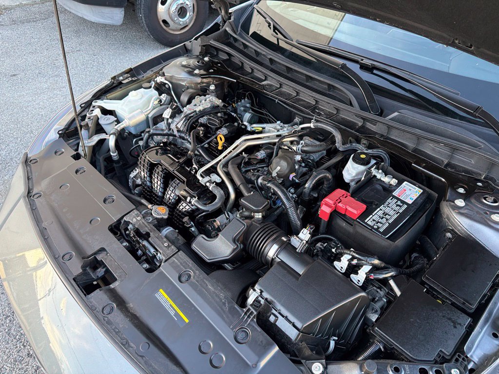 Used 2025 Nissan Altima 2.5 SV AWD/4WD image 10