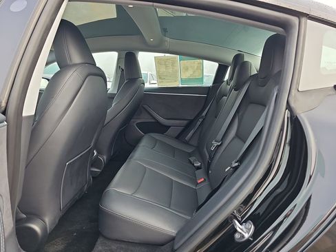 Used 2025 Tesla Model 3 Long Range image 19