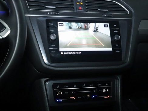 Used 2024 Volkswagen Tiguan SE FWD image 31