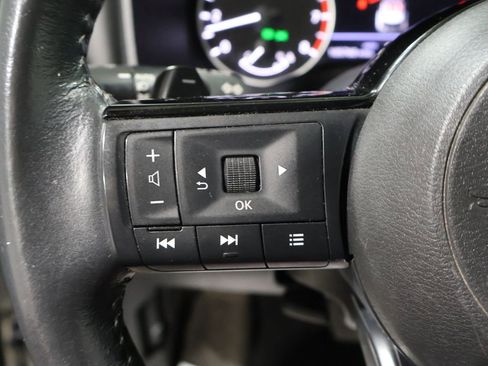 Used 2023 Nissan Rogue SL w/ SL Premium Package image 37