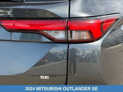Used 2024 Mitsubishi Outlander SE AWD/4WD image 31